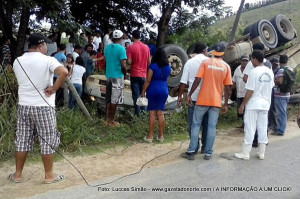 A carreta ficou destruída