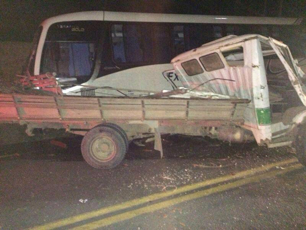 Caminhão 608 ficou bastante destruído