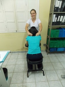 Massagens são executadas no setor de trabalho do funcionário