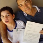 Lorenzo ao Lado do pai. Reprodução