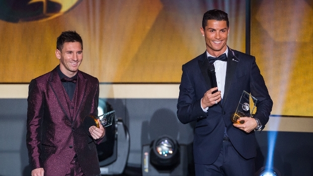 Cristiano Ronaldo leva Bola de Ouro pela 3ª vez: 'Quero igualar o Messi'