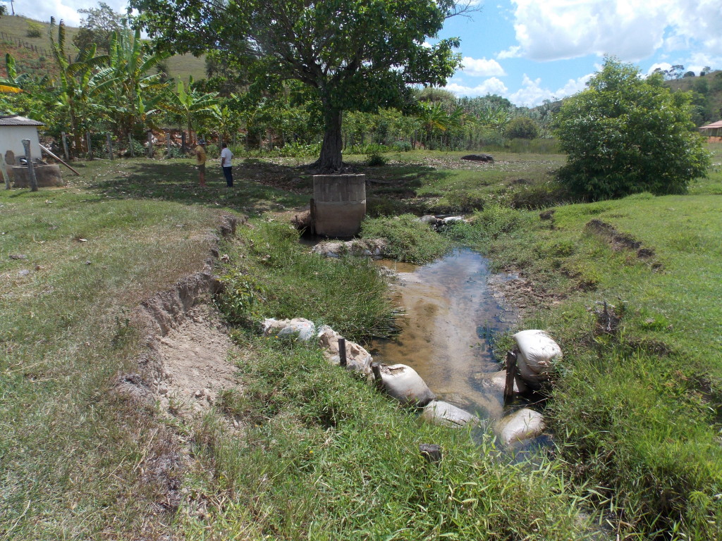 Córrego Praça Rica em alguns períodos do dia seca
