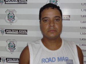 O acusado de matar a esposa, Ronaldo Santana Carapina