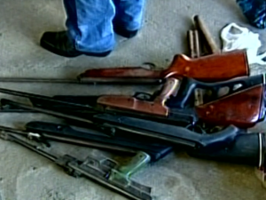 Armas eram consertadas e fabricadas por armeiro (Foto: Reprodução/TV Gazeta)