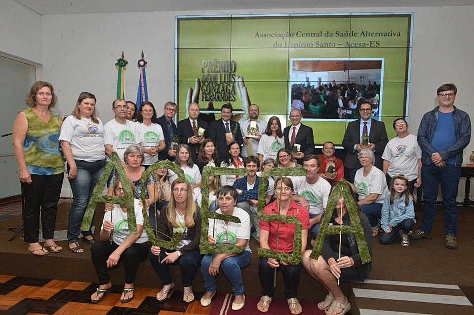 Premiação aconteceu na tarde de ontem (quinta-feira, 24), no Salão São Tiago do Palácio Anchieta