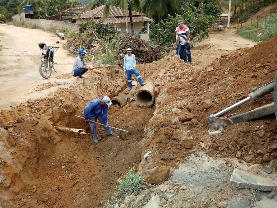 Nos últimos dias foram construídos mais de 100 bueiros nas estradas do município