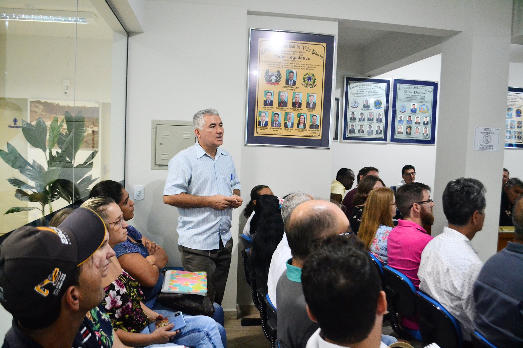 O encontro reuniu no plenário da Câmara Municipal, representantes das igrejas e entidades organizadas para discutir agenda importante de Vila Pavão 