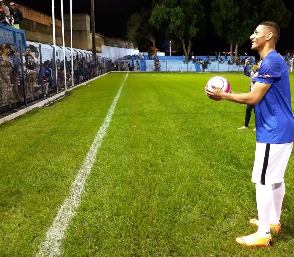 Richarlison no amistoso beneficente, em Nova Venécia, em maio de 2018 — Foto: Oswaldo Bot