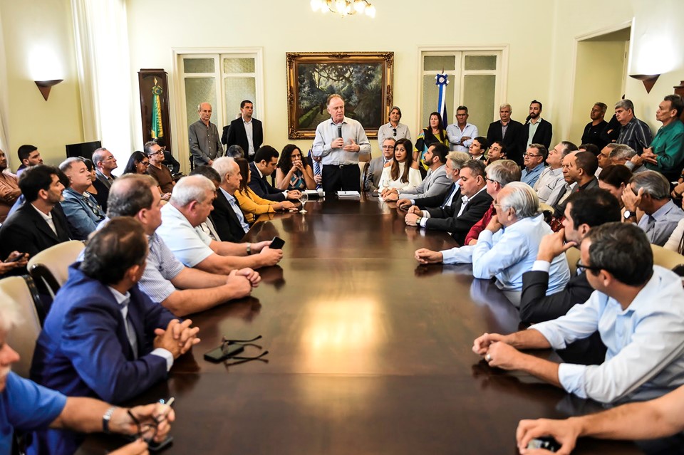 Solenidadede de assinatura da ordem de serviço aconteceu no Palácio o Governo, em Vitoria