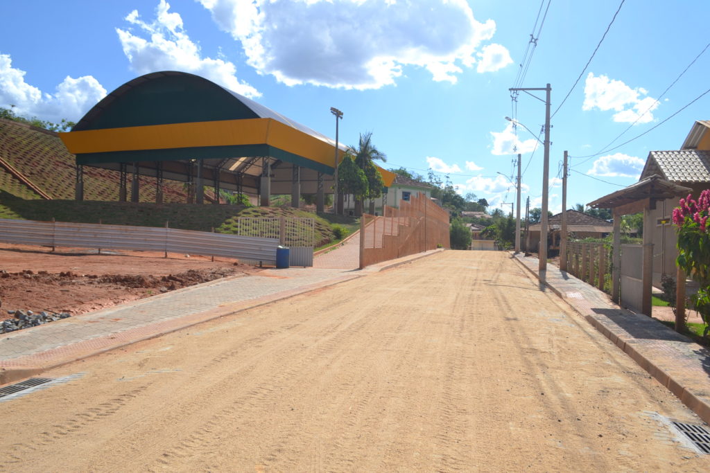  Pavimentação da rua Presidente Médice já foi concluída