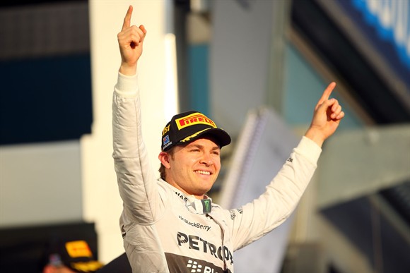 Rosberg desfila na Austrália e abre F1 2014 com vitória. Kobayashi tira Massa da prova na largada