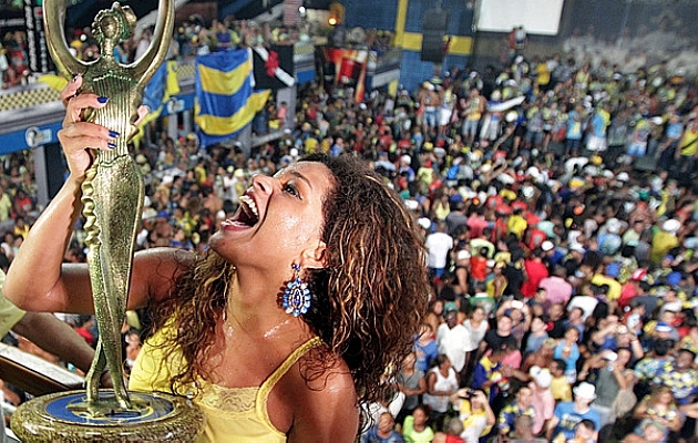 Unidos da Tijuca vence no Rio; Mocidade é tricampeã em SP