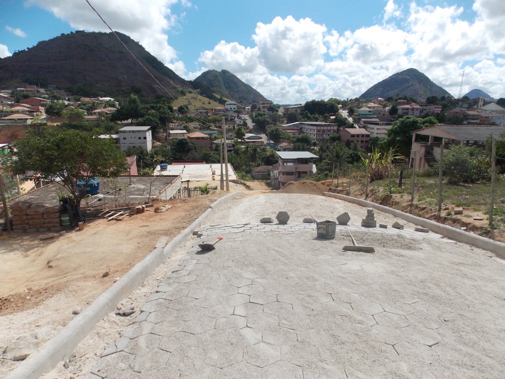 Moradores do Bairro Nova Munique querem  o reinício das obras de pavimentação de ruas