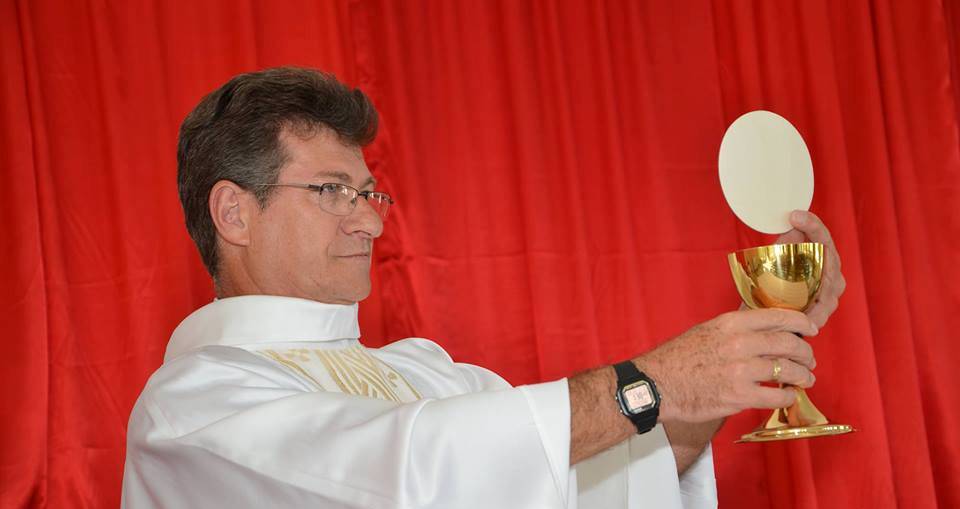 Missa da madrugada do domingo de Páscoa marca a despedida do Padre Orlando Uliana