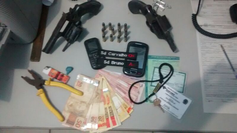 Pai e filho são preso com  armas em Pinheiros