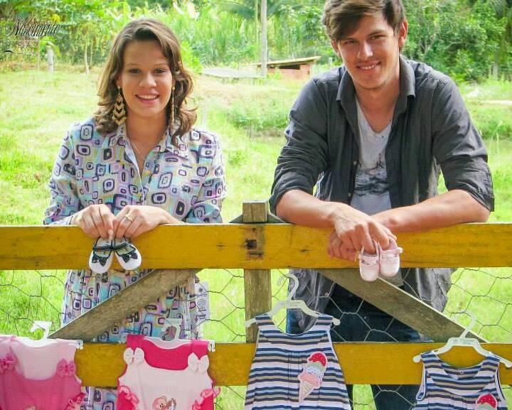 Nasceram as filhas gêmeas  de Daiane e do modelo pavoense Lucas Seibel