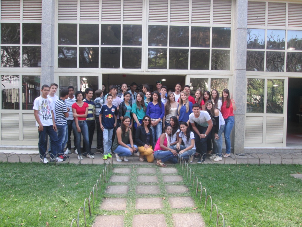 Alunos da Escola Ana Portela realizaram  viagem de estudo  à  Capital Vitória