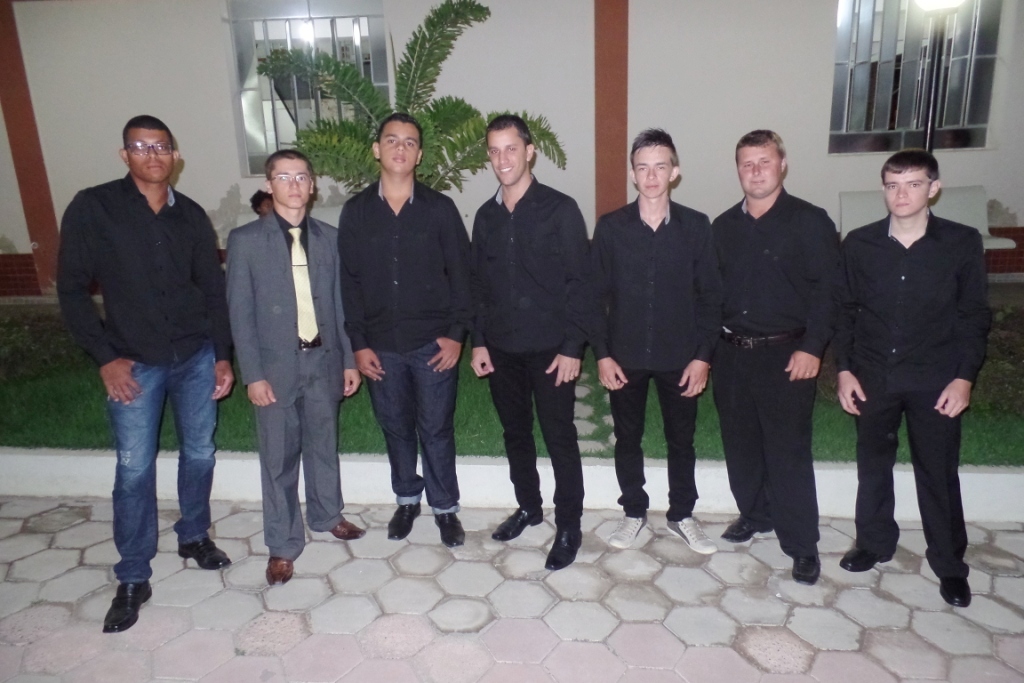 Jovens pavoenses mostram seus talentos no 2º dia de Louvor da Igreja Assembleia