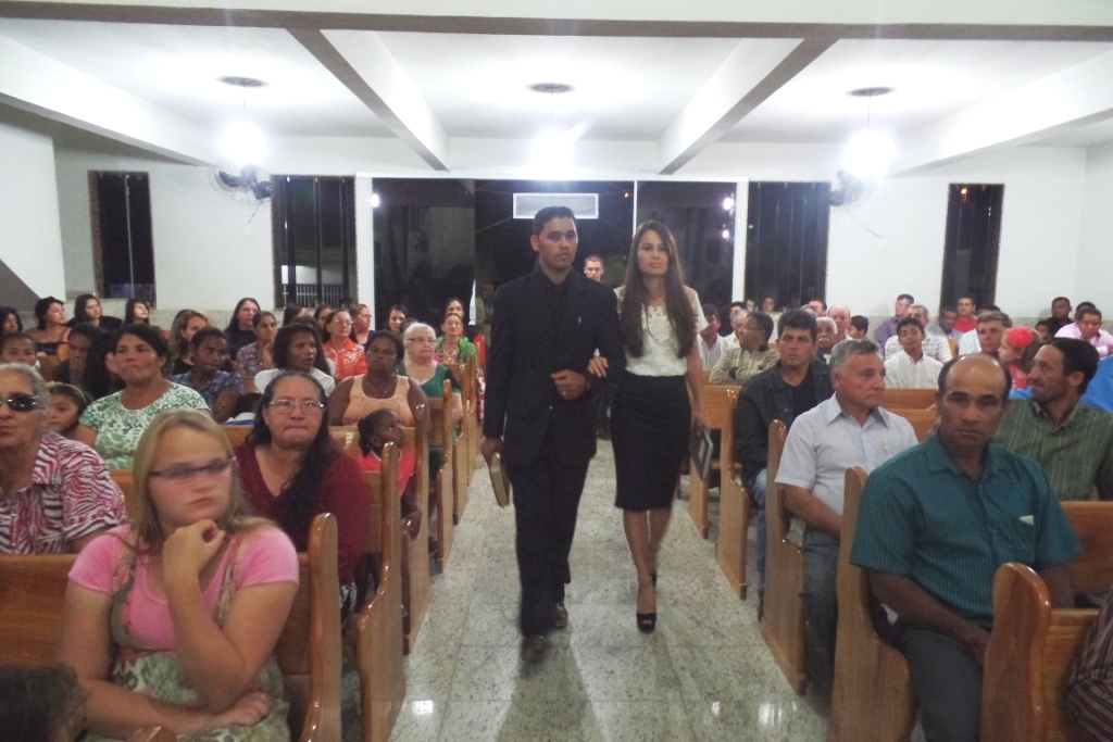 Jovens pavoenses mostram seus talentos no 2º dia de Louvor da Igreja Assembleia