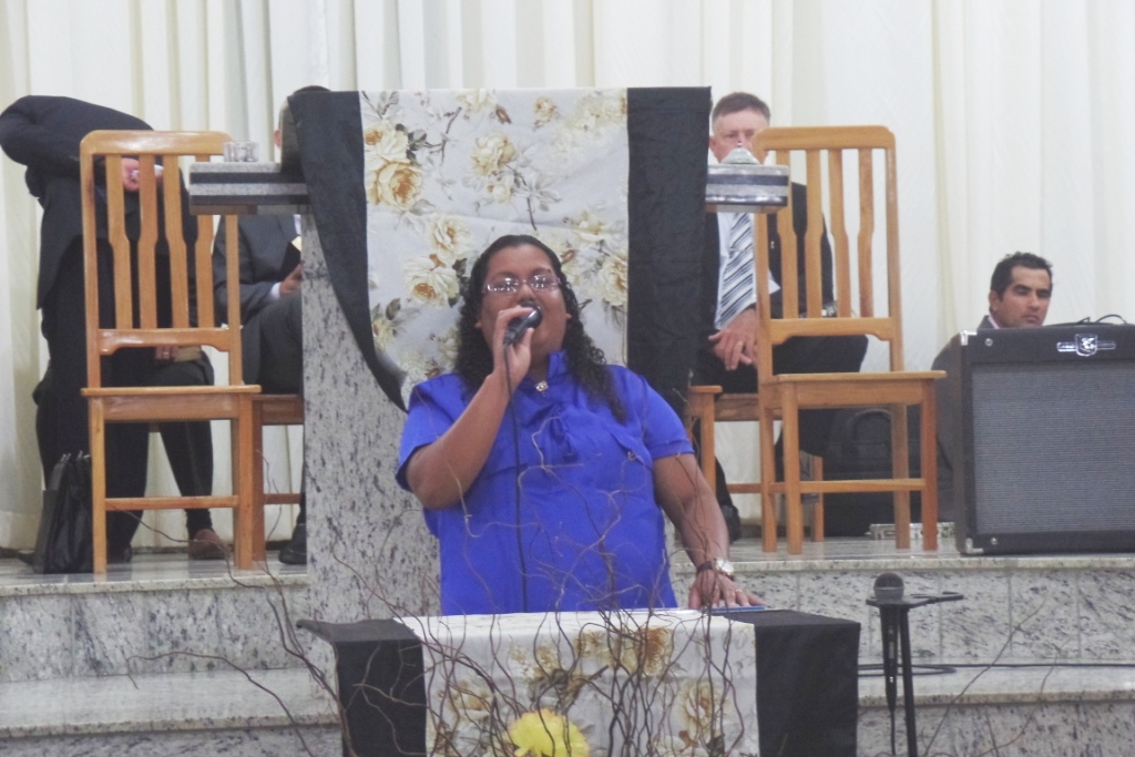 Jovens pavoenses mostram seus talentos no 2º dia de Louvor da Igreja Assembleia