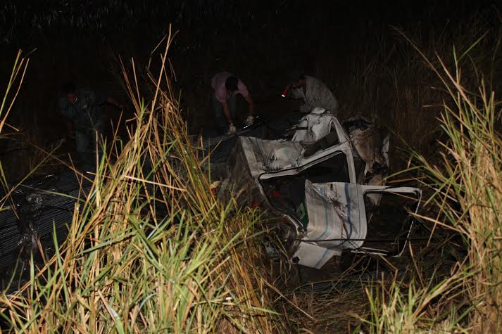 Carros destruídos ( fotos) e morte em acidente na BR 381