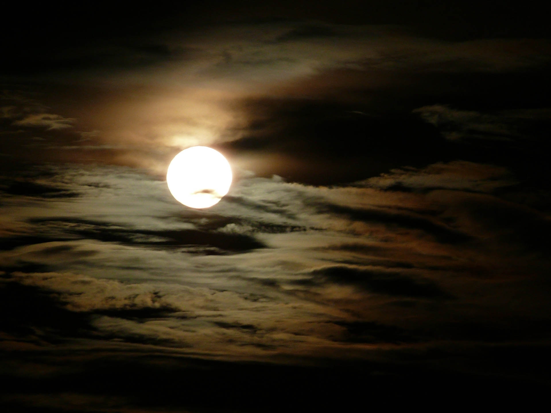 Veja 20 Lindas Imagens Da Super Lua De Setembro Vila Notícias
