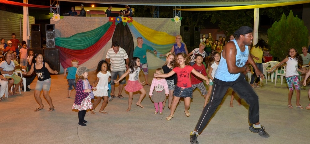 Cultura na praça: 1º Palco Canto e Cultura de Vila Pavão supera expectativas