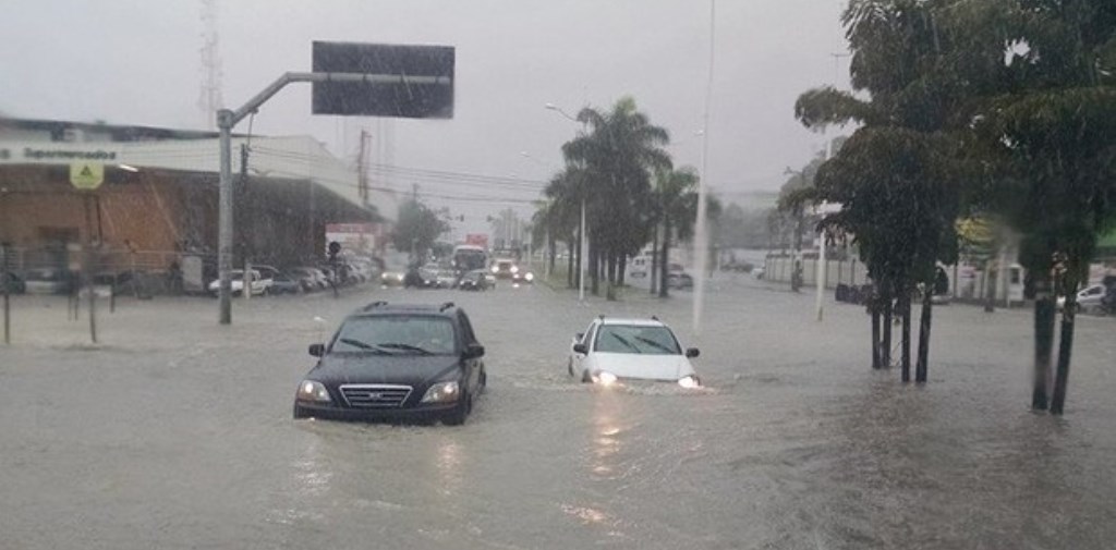 Estado de atenção: Chuva deve continuar nesta sexta-feira
