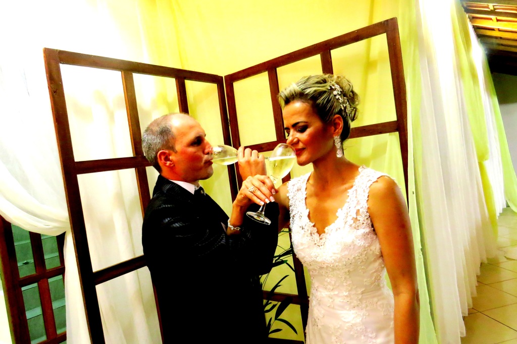 Enlace Matrimonial de Lucilene Furtado e Fábio Moser foi realizado na noite de sábado,  em Vila Pavão