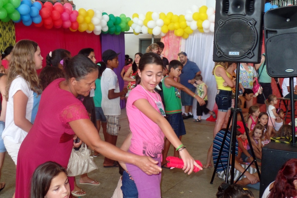 Fotos da ‘Tarde Feliz’, promovida pela Igreja Presbiteriana de Vila Pavão