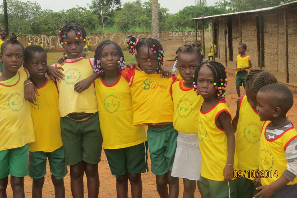 Um dia no dia das crianças na África. Conheça o trabalho dos missionários de Vila Paulista