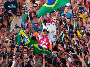 Gabriel Medina é o primeiro brasileiro campeão mundial de surf