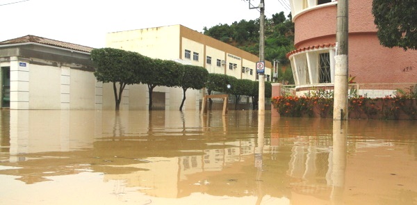 Chuva volta a castigar Barra de São Francisco
