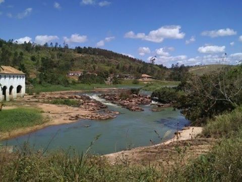 Tragédia: Quatro irmãos morrem afogados  na Cachoeira do Cravo entre São Mateus e Nova Venécia