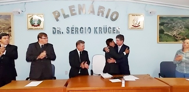 Nova Mesa Diretora da Câmara de Vila Pavão é empossada