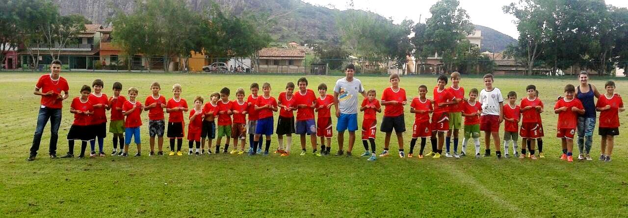 Secretaria de Esportes de Vila Pavão promove campeonato de futsal com alunos do Projeto Campeões do Futuro
