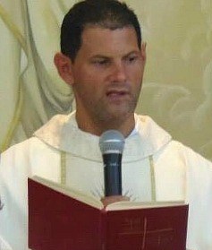 Padre morre na frente dos fiéis durante missa em Cariacica