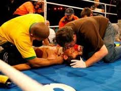 Veja o vídeo do lutador de luta-livre que morreu no ringue