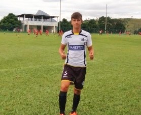 Atleta de Vila Pavão se destaca no Flamengo