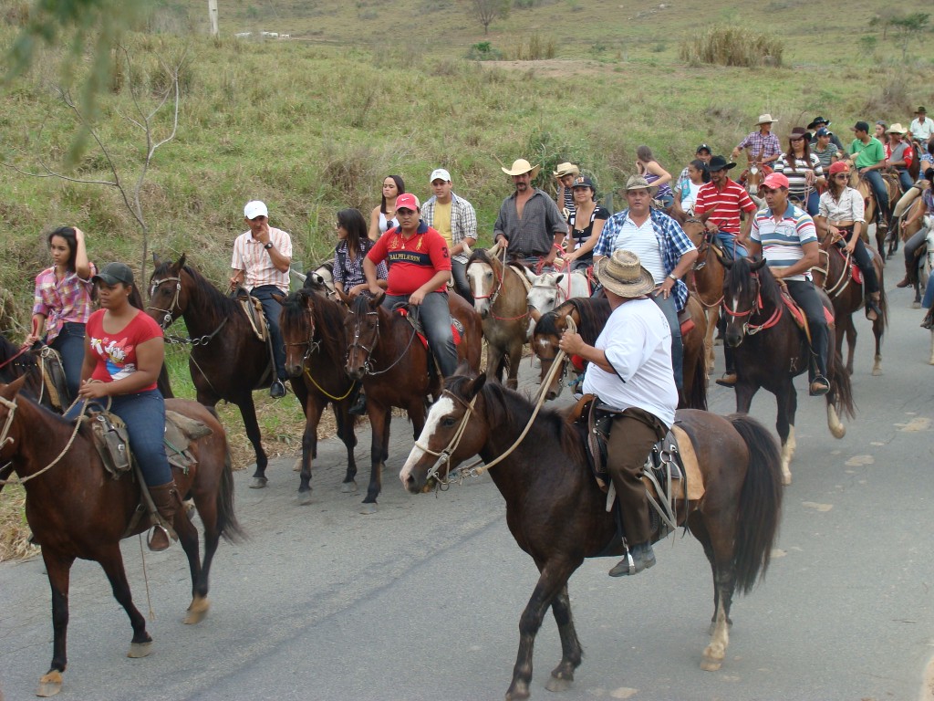 Cavalgada termina em morte no interior de Mantena. Acusado está foragido