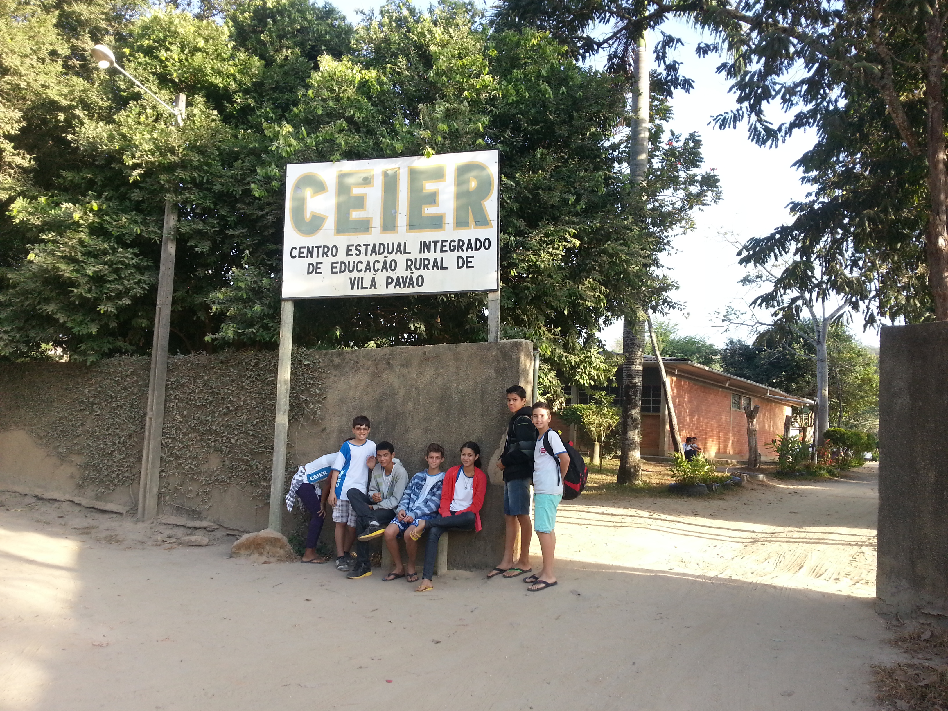Paralisação do transporte escolar em Vila Pavão completa um mês