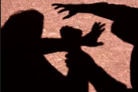 Dois homens são presos em Vila Pavão acusados de agredir a mãe e a esposa