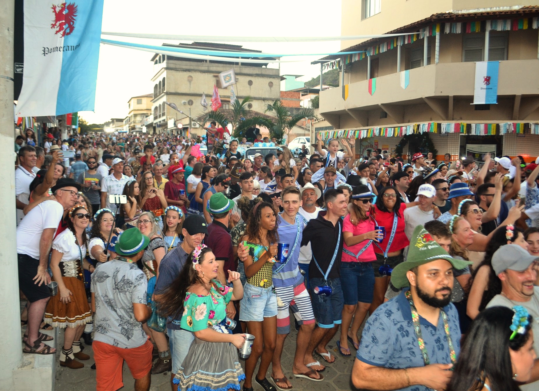 3º Percurso Pomitafro leva 8 mil para as ruas de Vila Pavão