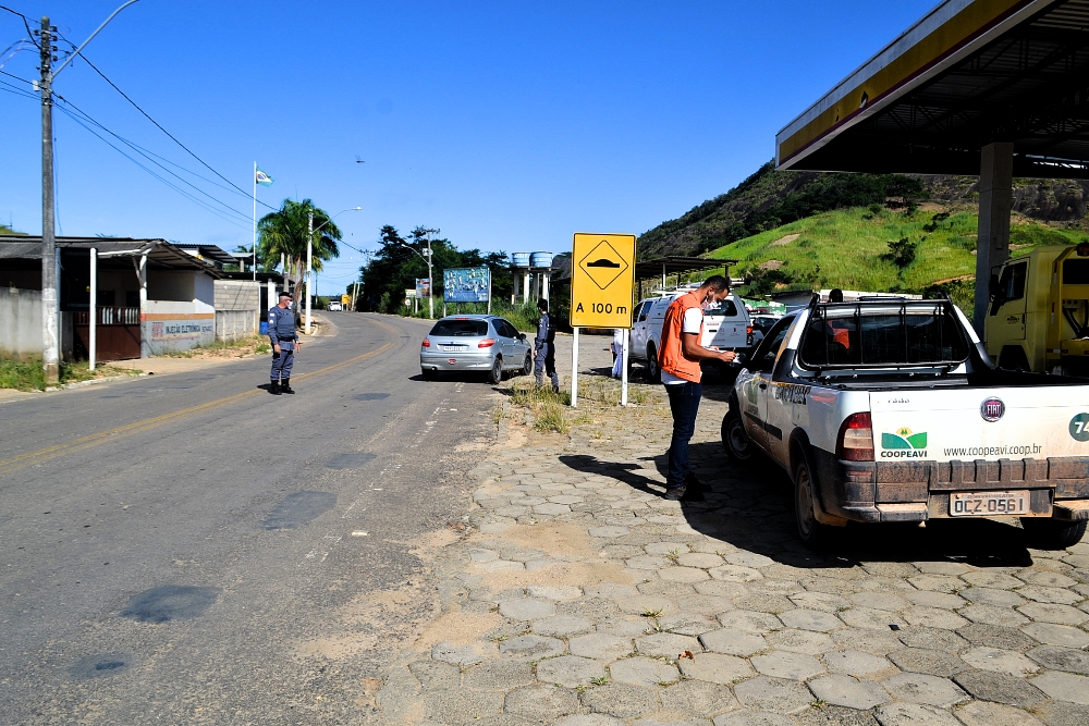 Vila Pavão monta barreira sanitária nos acessos à cidade