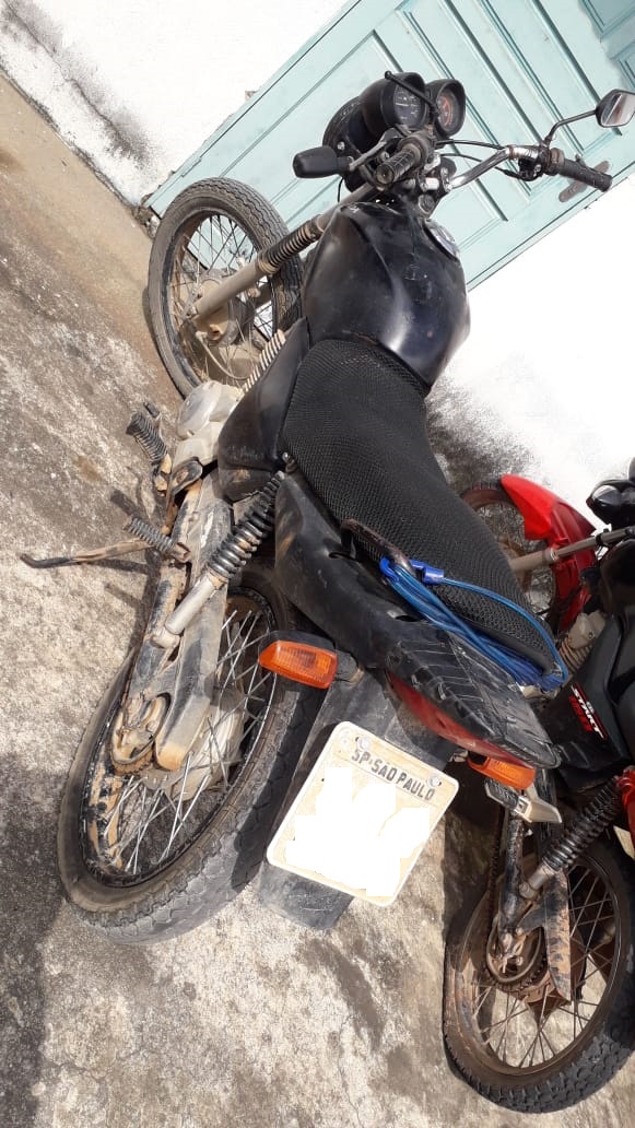 PM recupera motocicleta com restrição de furto/roubo em Vila Pavão