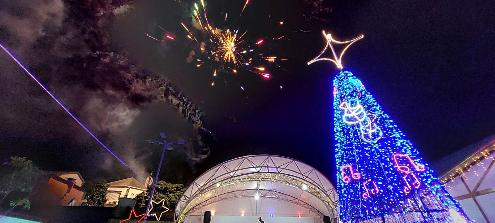 Prefeito Bolinha abre programação de Natal em Vila Pavão