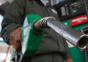 Gasolina sobe de novo. Litro do produto pode chegar a R$ 7,38 no ES a partir desta quarta