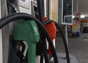 Gasolina sobe pela segunda semana consecutiva. Preço é o mais alto registrado pela ANP