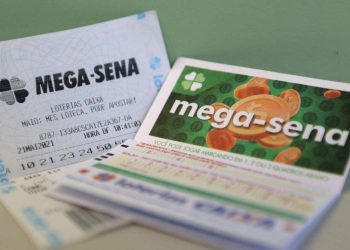 Mega-Sena acumula e pagará R$ 52 milhões na quarta-feira