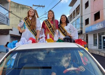 Carreata “Esquenta Pomitafro” movimenta Vila Pavão